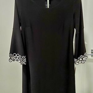 Melanie lyne Cartise Knit bell sleeve a line dress, poly/spandex size 6 …